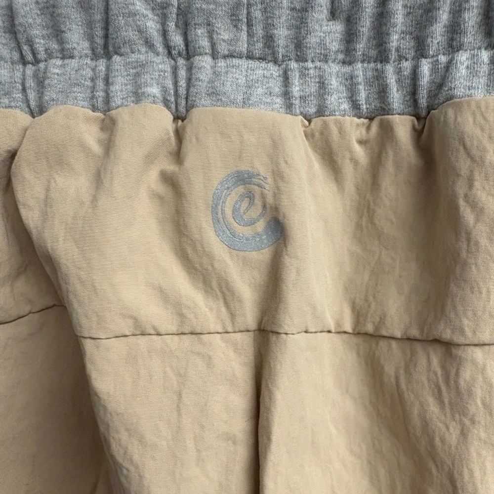 Johnny Was “Calme” Nylon Hoodie & Pants Set In Beige/Gray Size Small - Picture 11 of 12